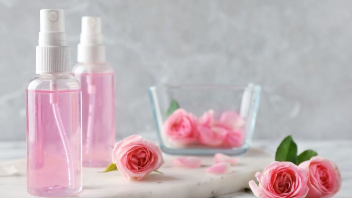 El agua de rosas también puede ser tu mejor aliado.