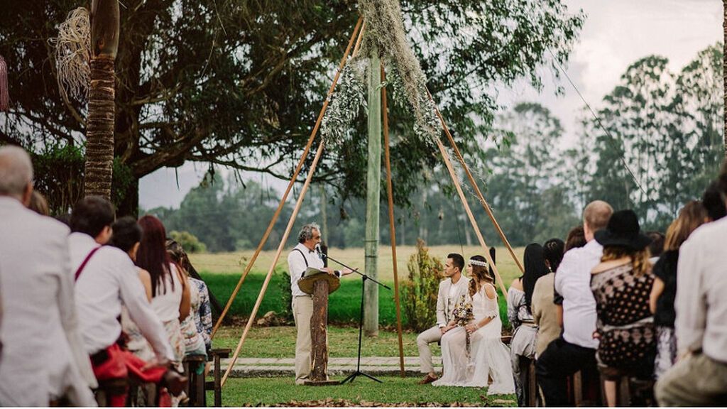 Además, la ceremonia la oficiará una persona especializada en ello.