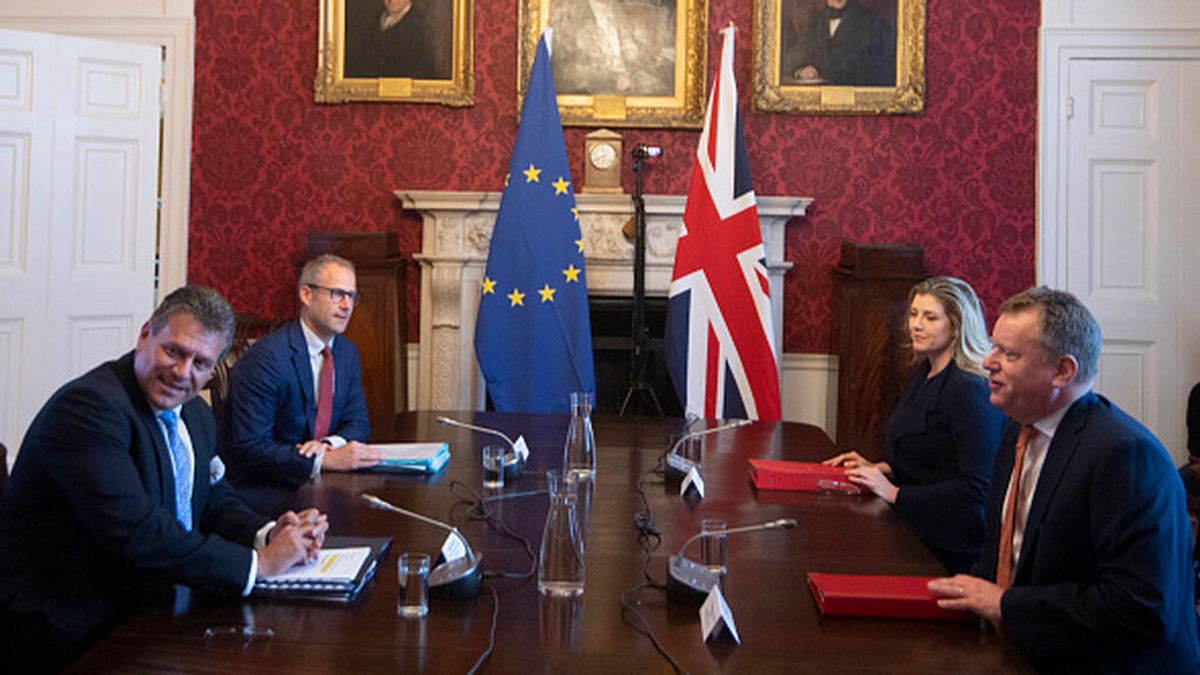 El Gobierno británico amenaza con suspender el protocolo de Irlanda del Norte El Gobierno británico amenaza con suspender el protocolo de Irlanda del Norte