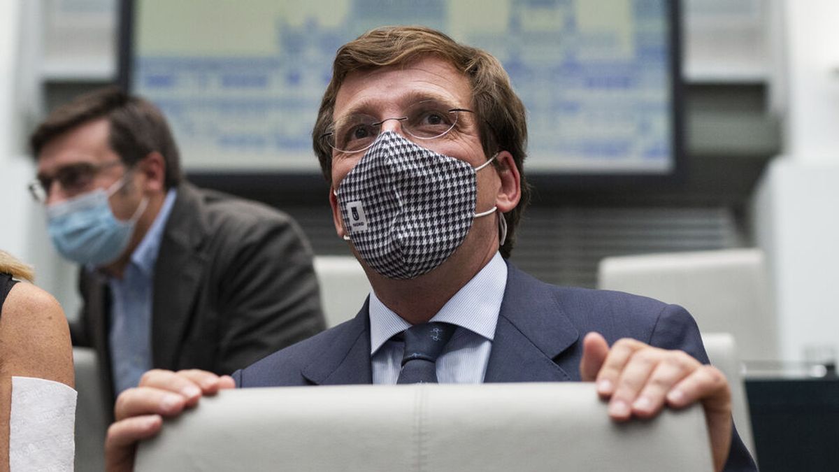 Almeida corta la polémica con Ayuso: "Los ciudadanos no entienden que hablemos más del PP que de Madrid" Almeida corta la polémica con Ayuso: "Los ciudadanos no entienden que hablemos más del PP que de Madrid"