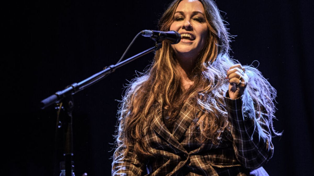 Alanis Morissette reconoce que fue víctima de violación múltiple cuando era adolescente Alanis Morissette reconoce que fue víctima de violación múltiple cuando era adolescente