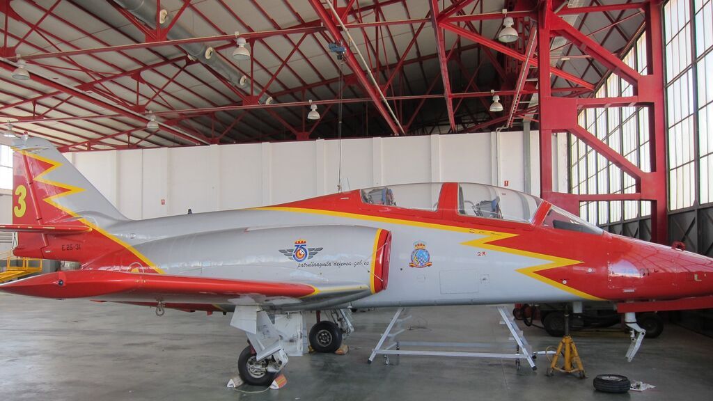 EuropaPress_2679681_avion_101_ejecito_aire_patrulla_aguila_academia_general_aire_aga