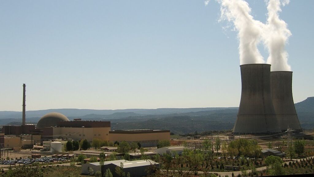 Ribera anuncia el recorte al exceso de retribución de las eléctricas