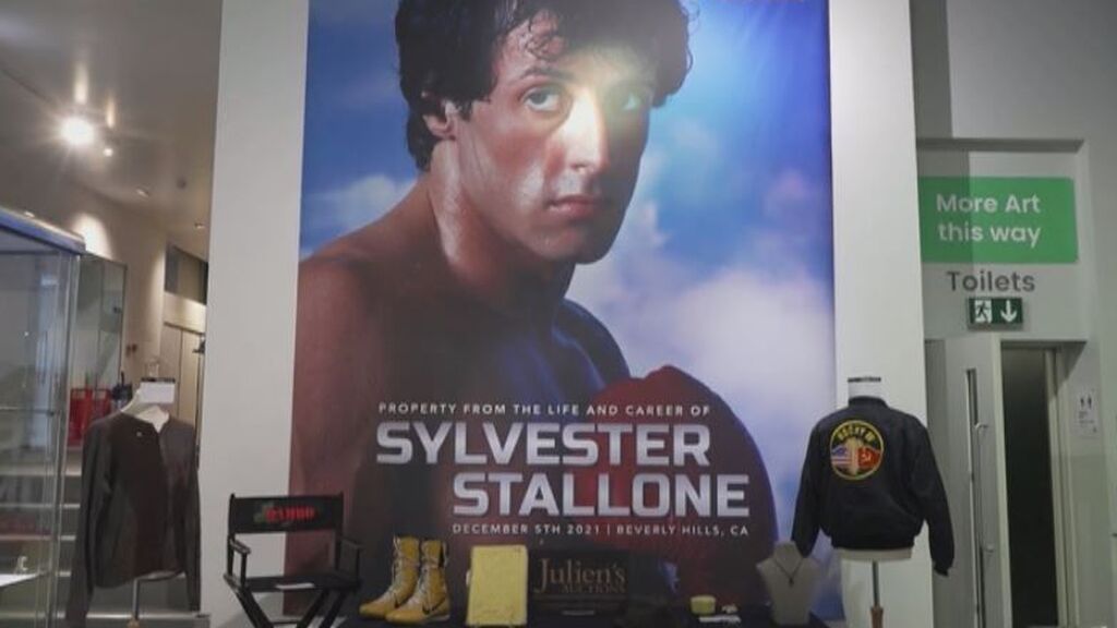 Desde los guantes de ‘Rocky’ a los machetes de ‘Rambo’: Sylvester Stallone subasta recuerdos de película