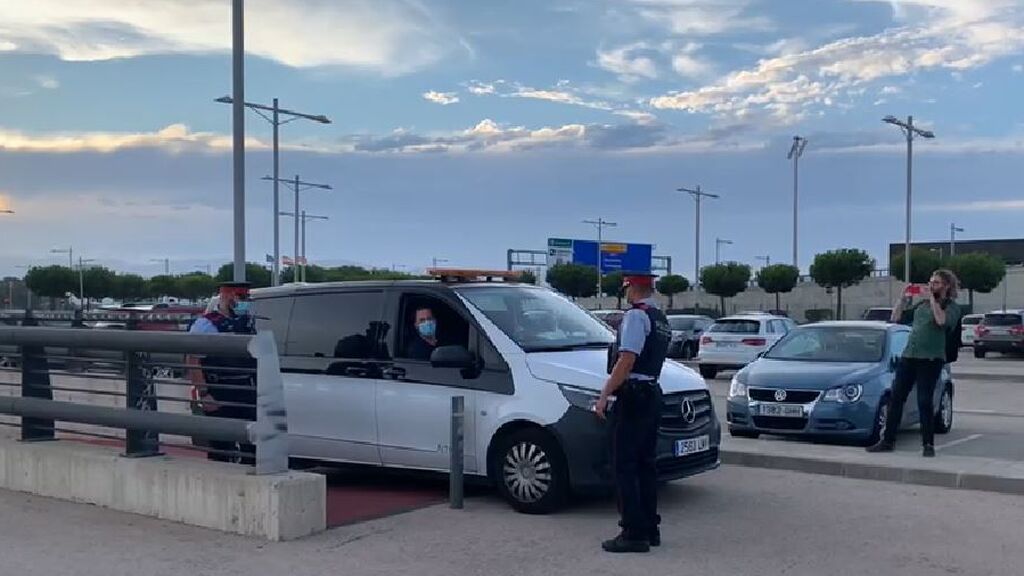 Reacciones de rabia y dolor tras el hallazgo del cuerpo sin vida del presunto parricida de Barcelona