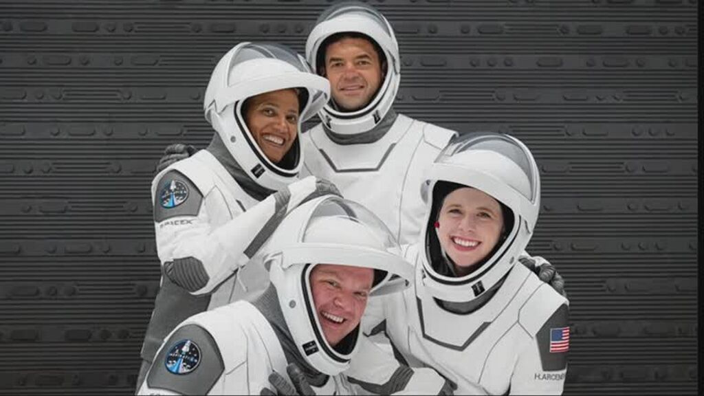 Quiénes son los cuatro turistas espaciales de la primera misión privada y civil de Space X