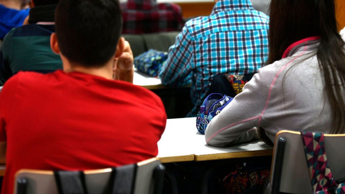 127.000 gallegos inician el curso en ESO y Bachillerato, el 90% de ellos vacunados con una dosis 127.000 gallegos inician el curso en ESO y Bachillerato, el 90% de ellos vacunados con una dosis