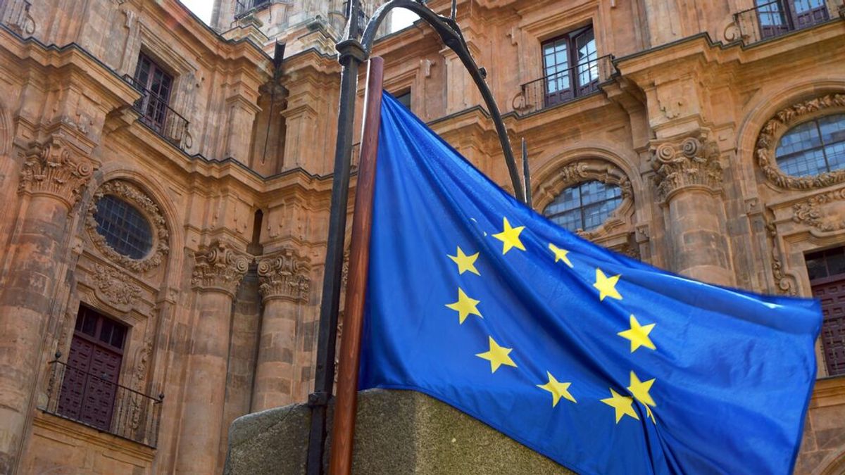 La Eurocámara da luz verde a la nueva 'Tarjeta azul' para atraer migrantes altamente cualificados a la UE La Eurocámara da luz verde a la nueva 'Tarjeta azul' para atraer migrantes altamente cualificados a la UE