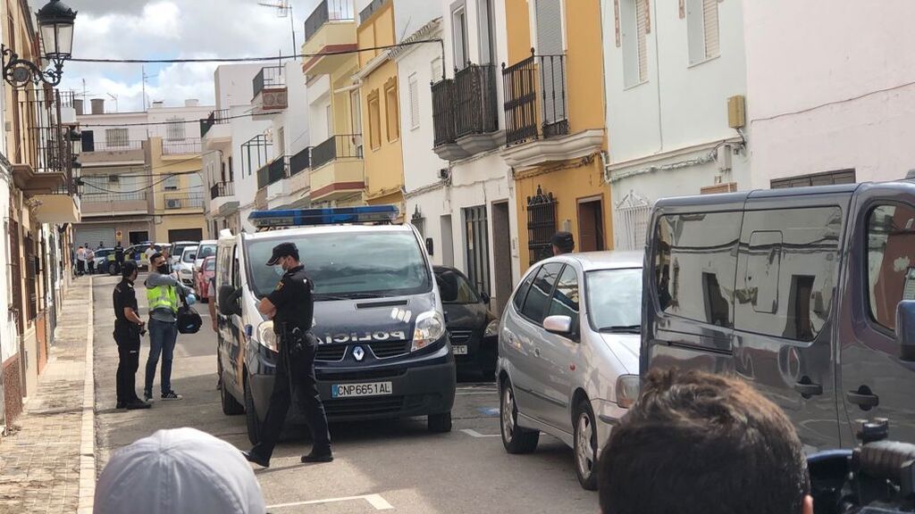 La madre del menor desaparecido asegura que llevaba varios días muerto en su casa de Sevilla y quería huir a Galicia