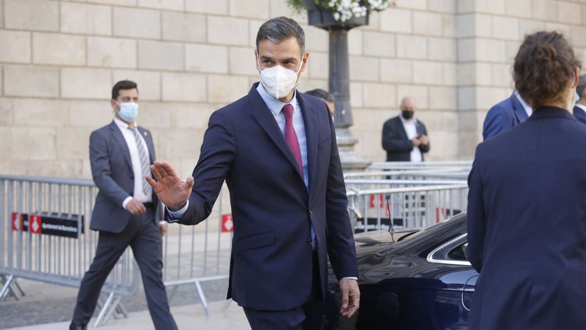 Sánchez defiende el interés de la ciudadanía "ante cualquier presión particular" por la luz Sánchez defiende el interés de la ciudadanía "ante cualquier presión particular" por la luz