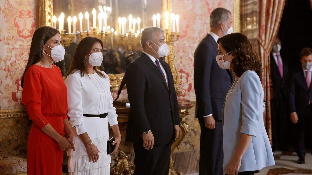 Ayuso asiste al almuerzo ofrecido por los reyes al presidente de Colombia, Iván Duque