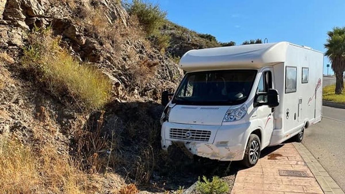 La policía libera en Mijas a una mujer retenida en una autocaravana por su pareja La policía libera en Mijas a una mujer retenida en una autocaravana por su pareja