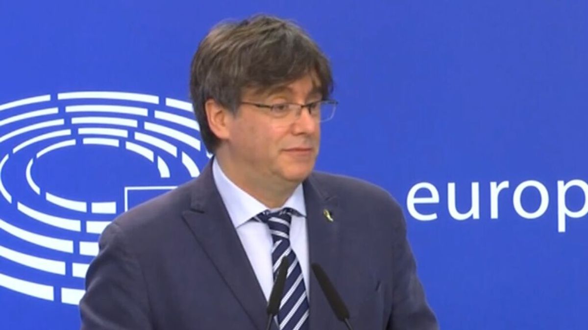 La Eurocámara pide una investigación sobre los contactos del entorno de Puigdemont con Moscú La Eurocámara pide una investigación sobre los contactos del entorno de Puigdemont con Moscú