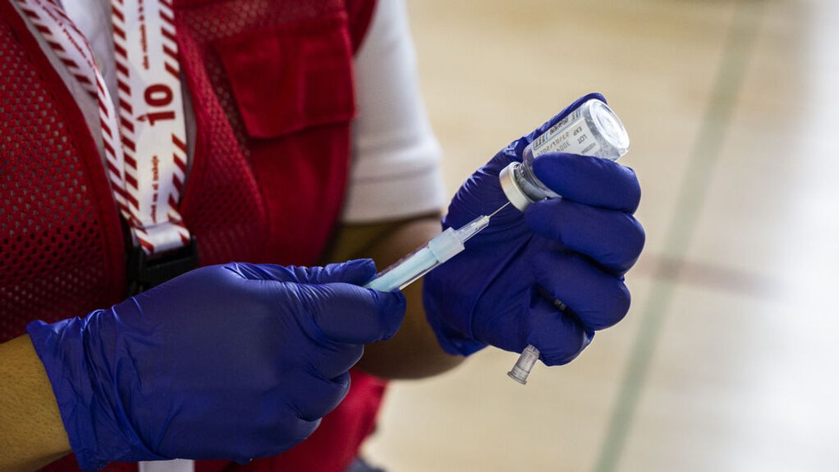 Moderna se une a Pfizer y asegura que el efecto de su vacuna también se está reduciendo Moderna se une a Pfizer y asegura que el efecto de su vacuna también se está reduciendo