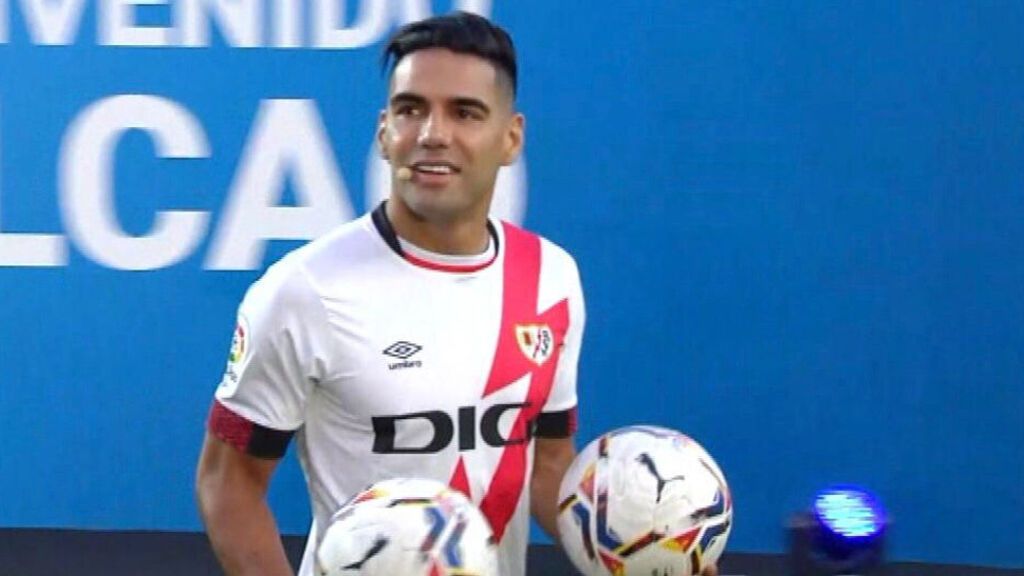 Falcao se mete en el bolsillo a la afición del Rayo Vallecano el día de su presentación