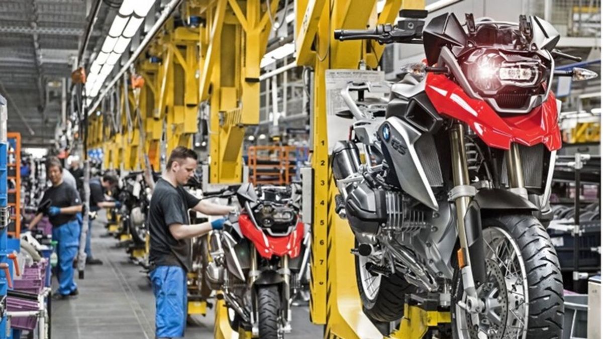 La moto aporta 21.400 millones de euros y casi 390.000 empleos a la economía europea La moto aporta 21.400 millones de euros y casi 390.000 empleos a la economía europea