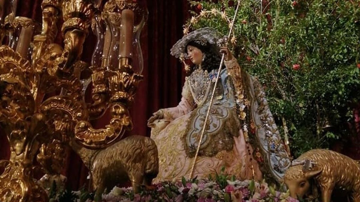 Fin de semana de procesiones en Sevilla y Málaga tras la aprobación del culto público y las procesiones Fin de semana de procesiones en Sevilla y Málaga tras la aprobación del culto público y las procesiones