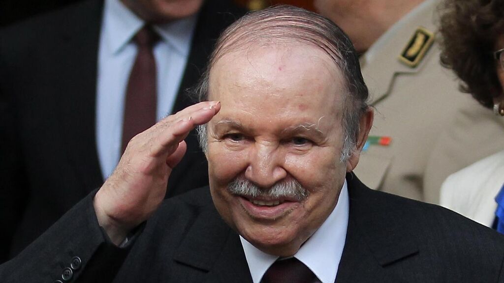 Muere Abdelaziz Bouteflika, el presidente más longevo de Argelia, a los 84 años de edad