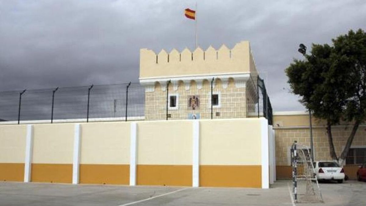 Melilla confina 14 días centro de menores por un brote con casi 90 afectados