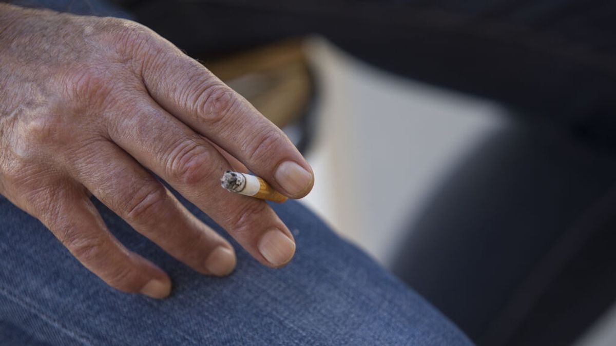 Castilla y León mantendrá la prohibición de fumar en la terrazas, aunque haya distancia de seguridad
