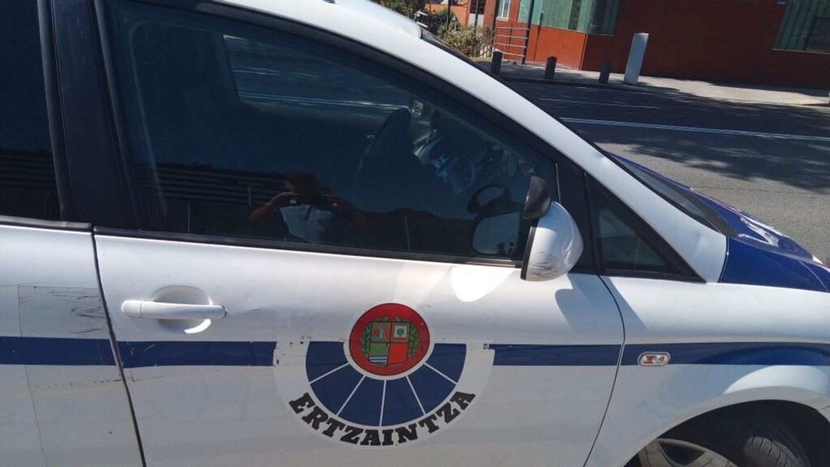 Detenido en San Sebastián por prender fuego a su compañero de piso tras rociarlo con gel hidroalcohólico Detenido en San Sebastián por prender fuego a su compañero de piso tras rociarlo con gel hidroalcohólico