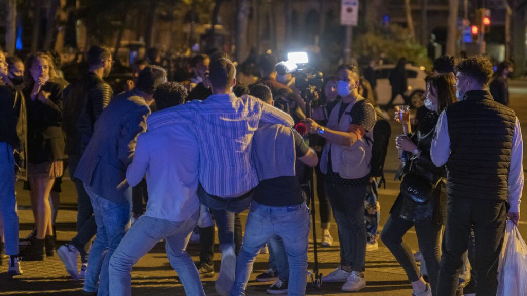 La Policía disuelve varios botellones en Barcelona