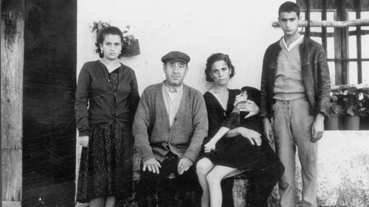 'Los santos inocentes', la "película de catetos" que se convirtió en un clásico del cine español 'Los santos inocentes', la "película de catetos" que se convirtió en un clásico del cine español