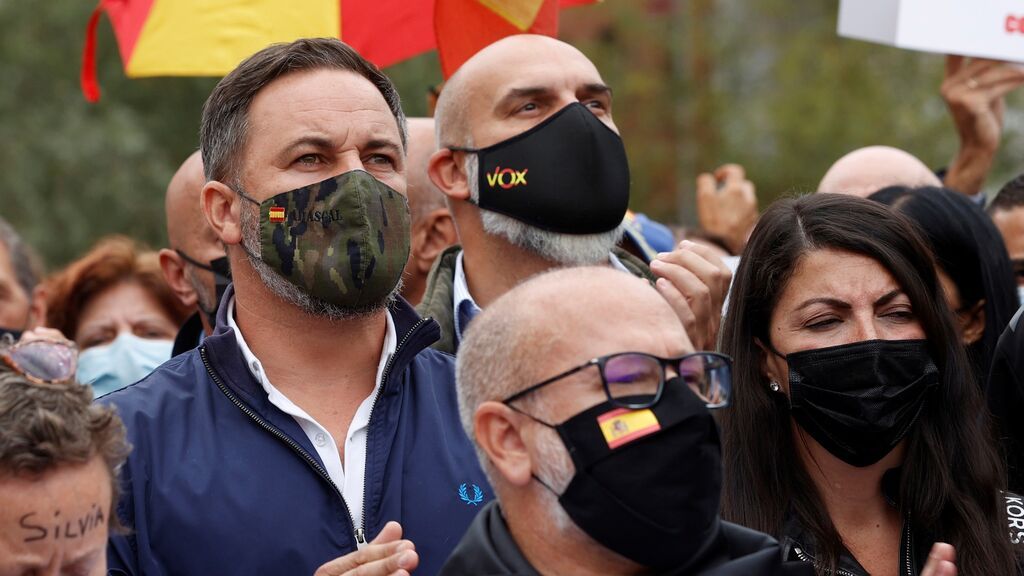 Santiago Abascal acusa al PSOE de estar detrás de la marcha neonazi por Chueca: "Apesta a cloaca socialista"