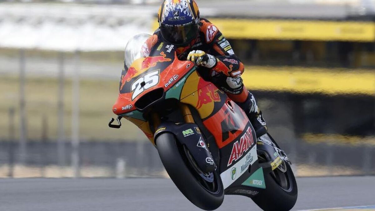 Raúl Fernández se lleva el duelo de Moto2 en San Marino