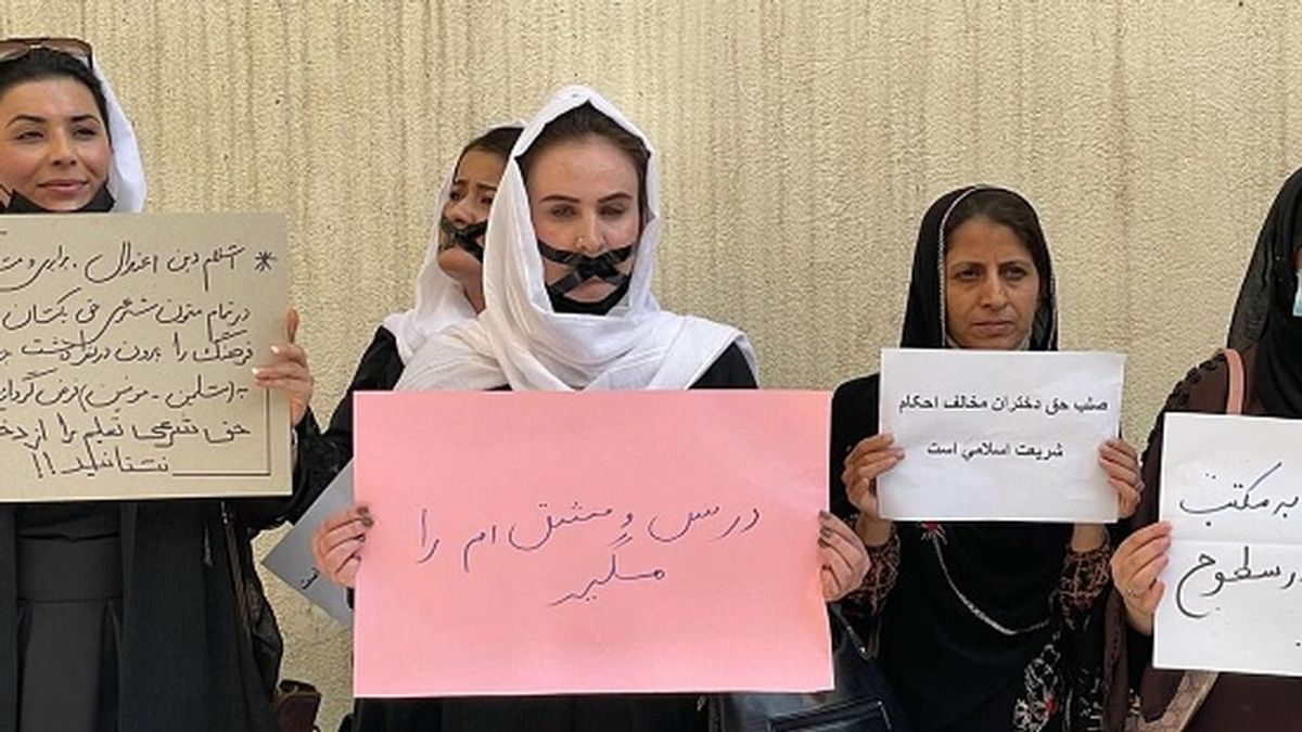 Los talibanes impiden a las mujeres trabajar en los ayuntamientos Los talibanes impiden a las mujeres trabajar en los ayuntamientos