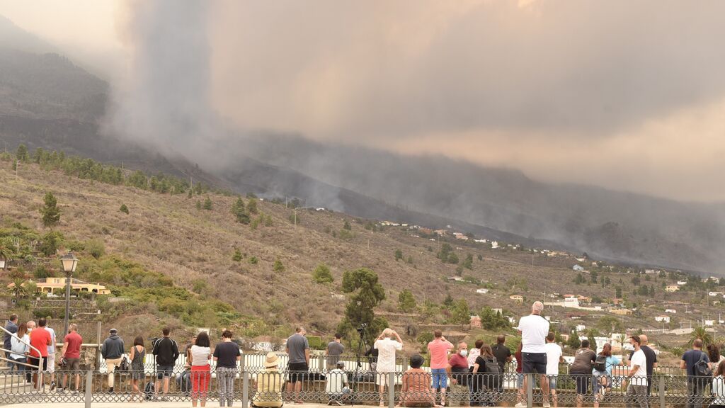El rugido del volcán, lo que más impresiona a los vecinos en La Palma: se oye a decenas de kilómetros