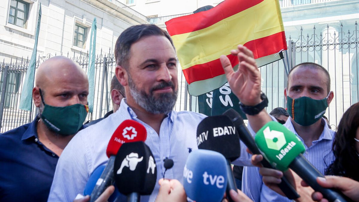 Vox se resiste a llamar nazis a los manifestantes de Chueca: "Esos cuantos organizados por el PSOE" Vox se resiste a llamar nazis a los manifestantes de Chueca: "Esos cuantos organizados por el PSOE"