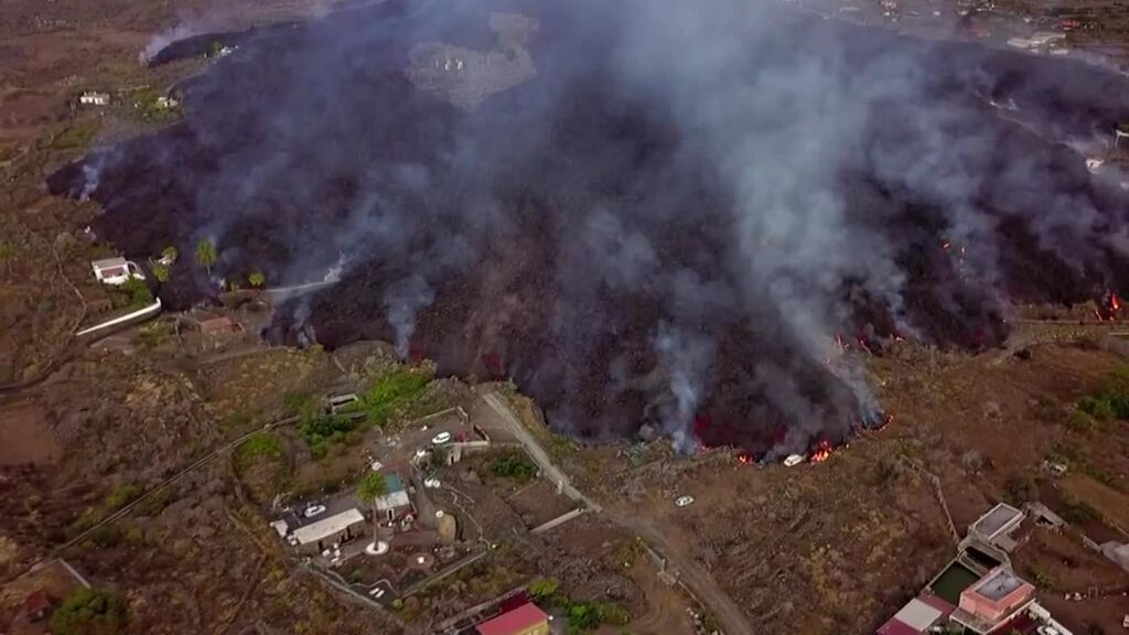 Frente de lava de la erupción del volcán de La Palma visto por un dron