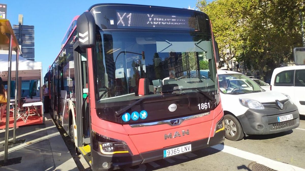 Barcelona estrena un autobús que cruza la ciudad en 20 minutos Barcelona estrena un autobús que cruza la ciudad en 20 minutos