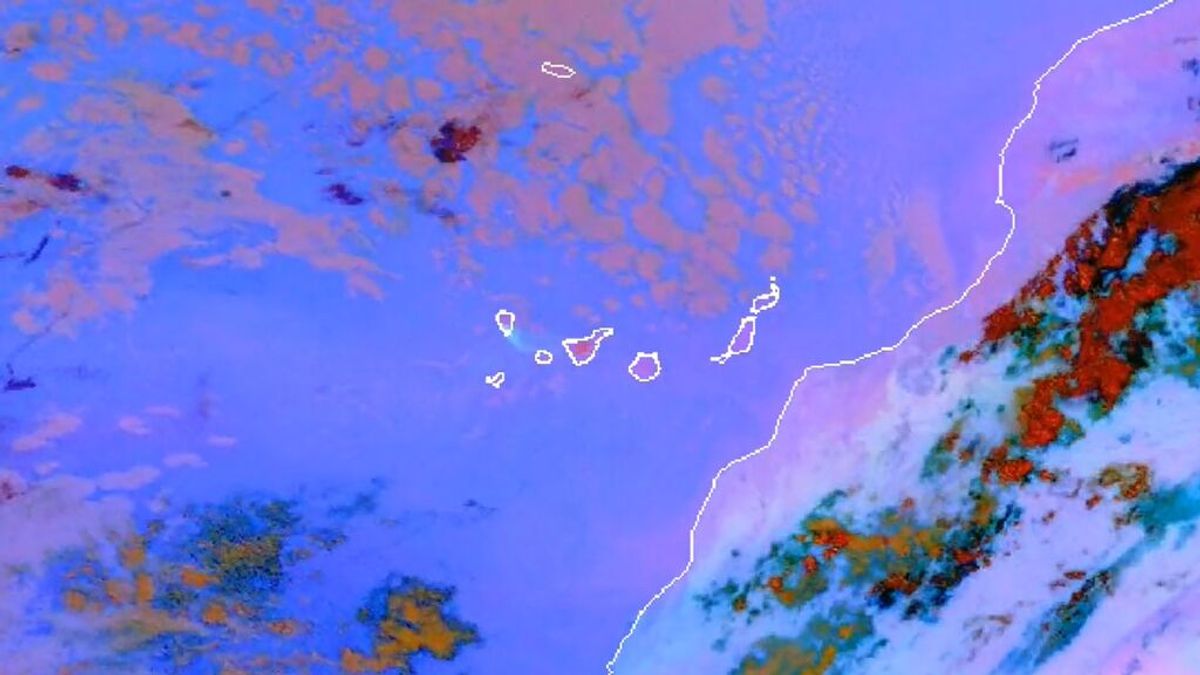 Así se ve el penacho de la erupción del volcán de La Palma desde el espacio