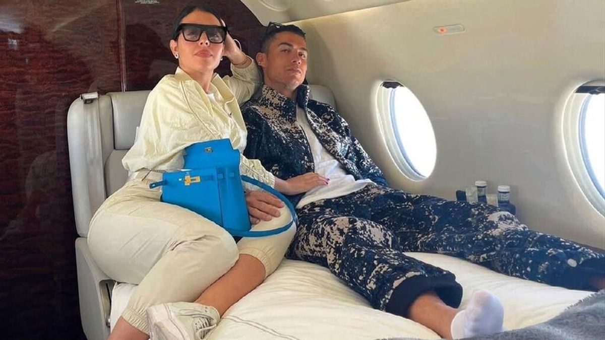 Cristiano Ronaldo sufre el robo de su tarjeta de crédito y le estafan 300.000 euros en viajes Cristiano Ronaldo sufre el robo de su tarjeta de crédito y le estafan 300.000 euros en viajes