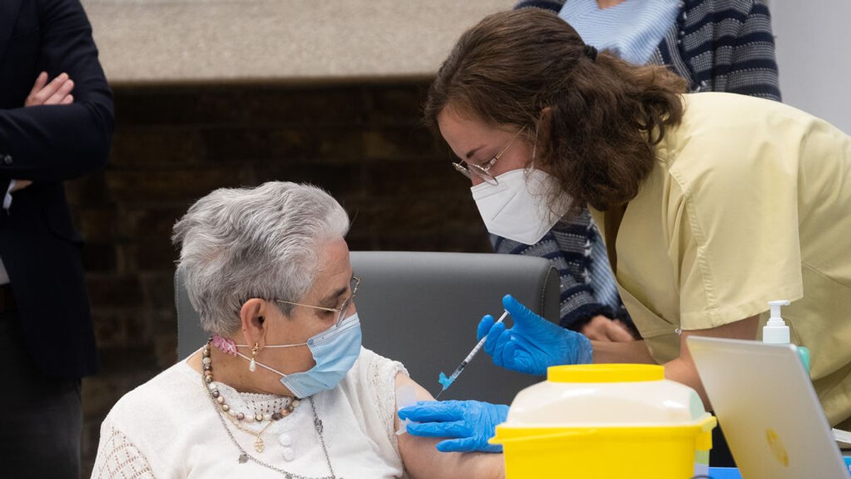 Última hora del coronavirus: Sanidad notifica 2.450 nuevos casos de coronavirus, 82 muertes y la incidencia desciende a 79 casos Última hora del coronavirus: Sanidad notifica 2.450 nuevos casos de coronavirus, 82 muertes y la incidencia desciende a 79 casos