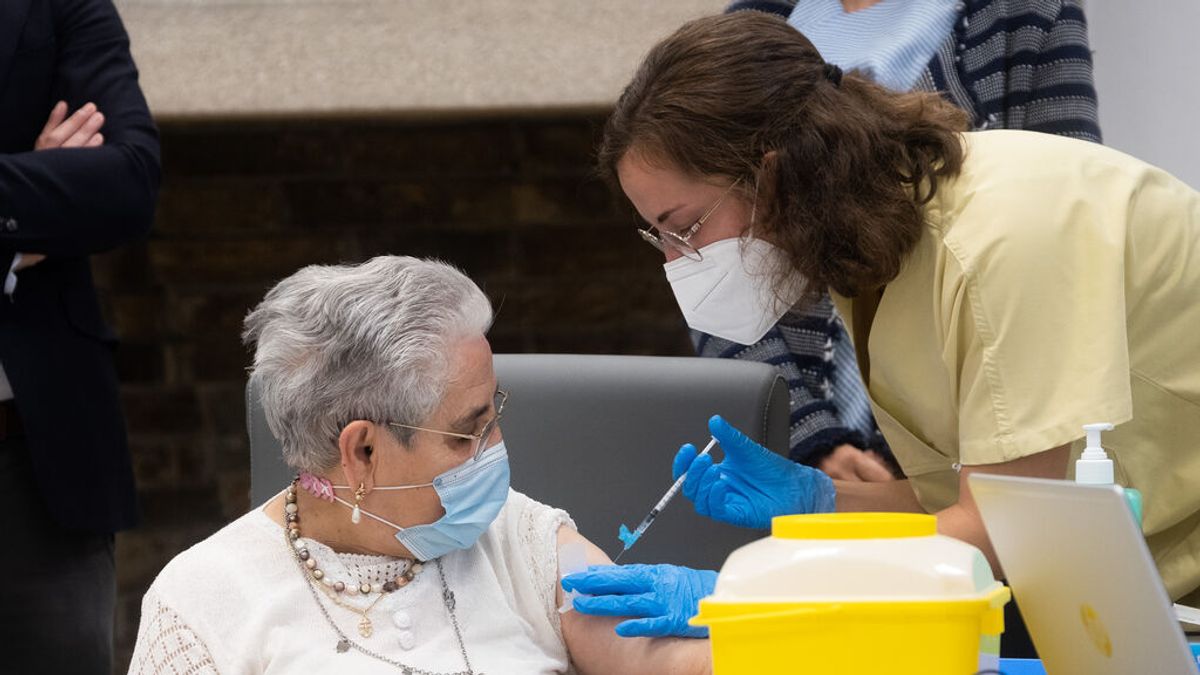 Última hora del coronavirus: Sanidad notifica 2.450 nuevos casos de coronavirus, 82 muertes y la incidencia desciende a 79 casos