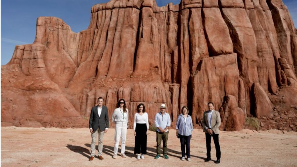 Isabel Díaz Ayuso, en el rodaje de la película de Wes Anderson en Chinchón