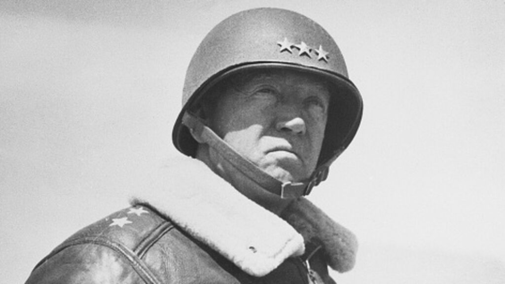 Cuando Patton bombardeó un volcan para desviar la lava