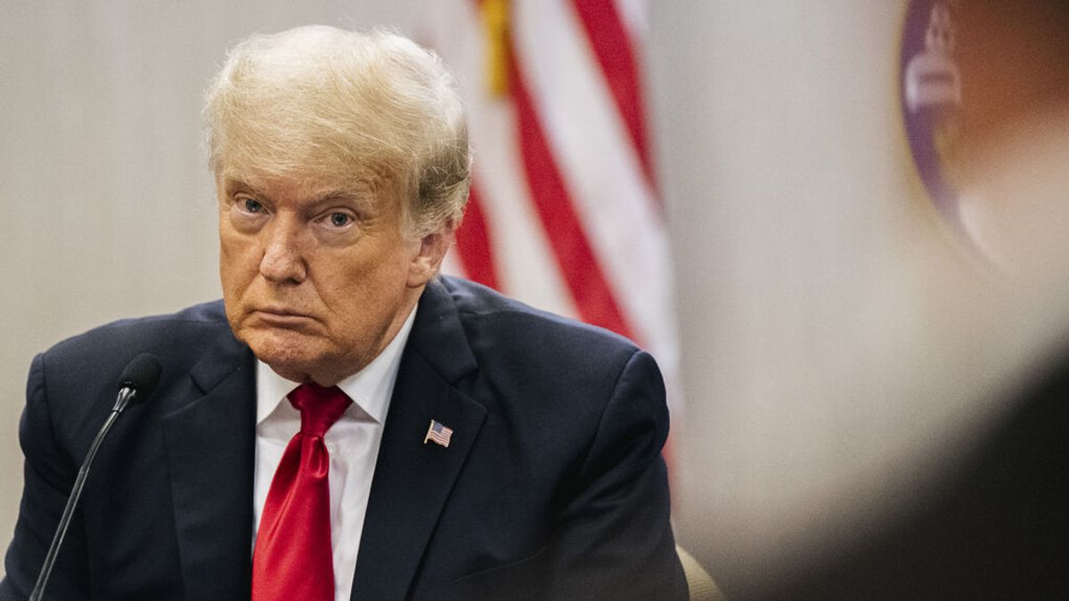 Trump demanda a una de sus sobrinas y a 'The New York Times' por un artículo sobre la "dudosa legalidad" de sus finanzas Trump demanda a una de sus sobrinas y a 'The New York Times' por un artículo sobre la "dudosa legalidad" de sus finanzas