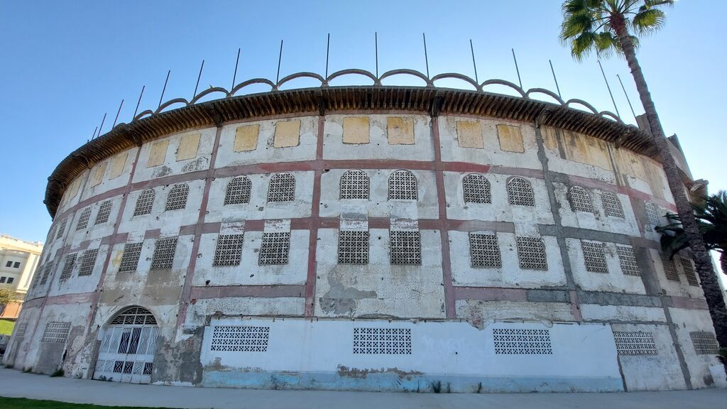 5.Exterior de la plaza de toros de Tánger. Antonio Navarro Amuedo.