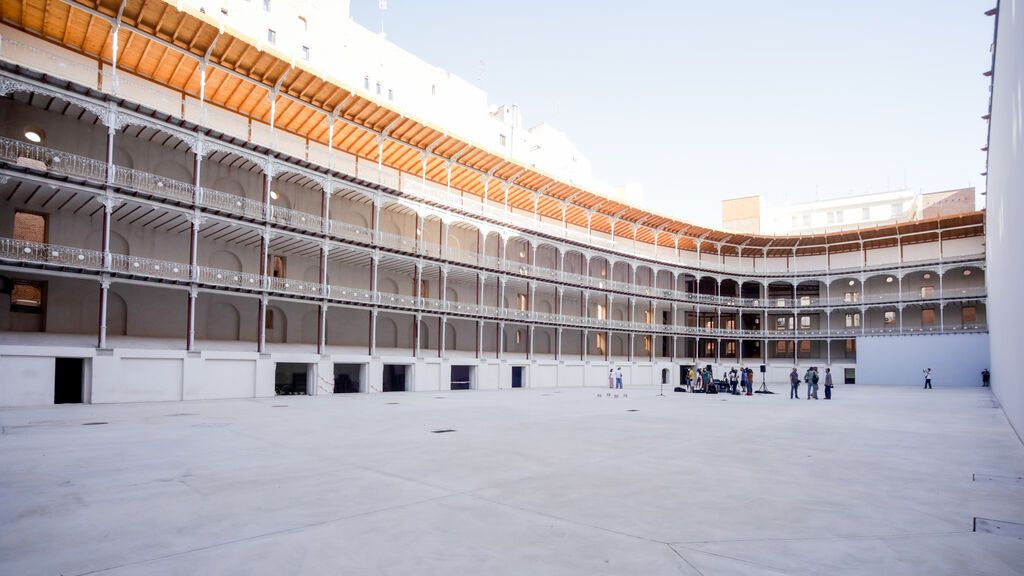 EuropaPress_3286812_vista_general_fronton_beti_jai_visita_alcalde_madrid_jose_luis
