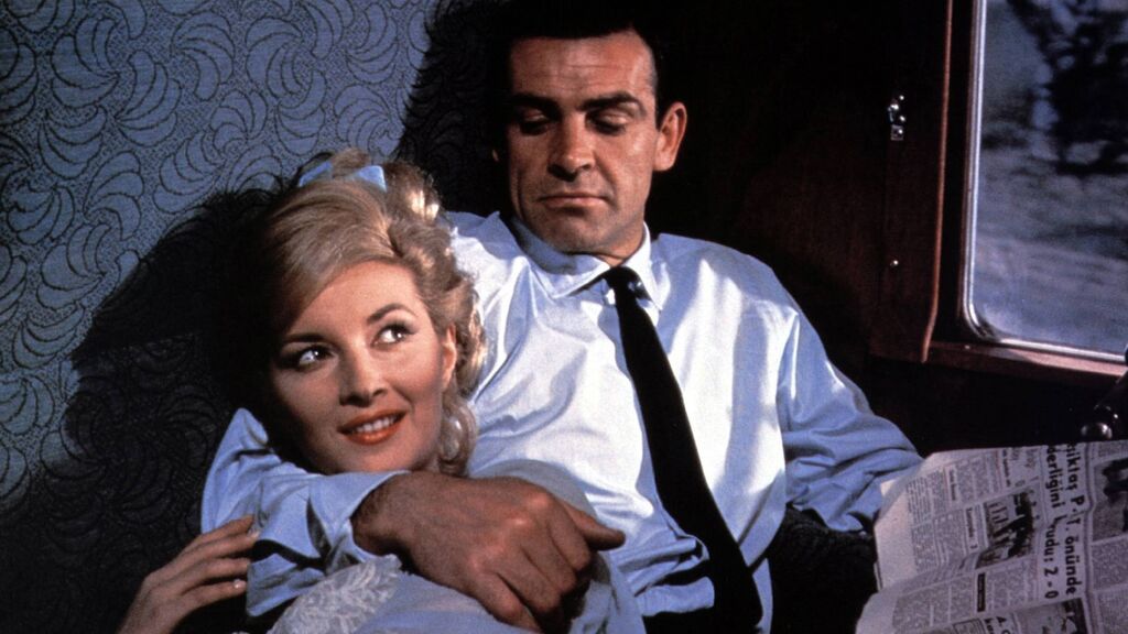 Sean Connery y Daniela Bianchi en 'Desde Rusia con amor' (1964)