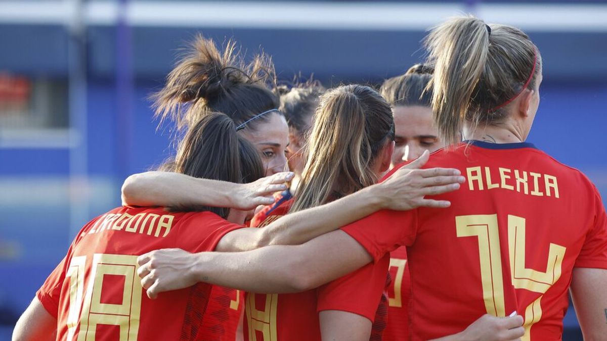 La UEFA impulsa el fútbol femenino: dobla los premios para las selecciones y apoyará con dinero a los clubes La UEFA impulsa el fútbol femenino: dobla los premios para las selecciones y apoyará con dinero a los clubes