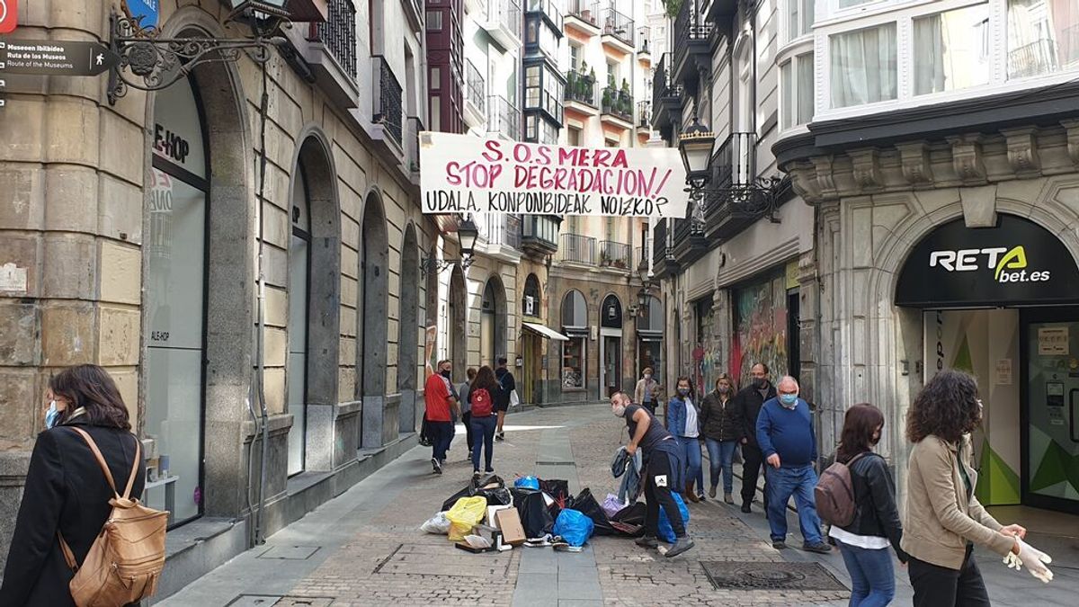 Los vecinos de Somera exigen mayor presencia policial hartos de" trapicheos, peleas y botellones" casi a diario Los vecinos de Somera exigen mayor presencia policial hartos de" trapicheos, peleas y botellones" casi a diario