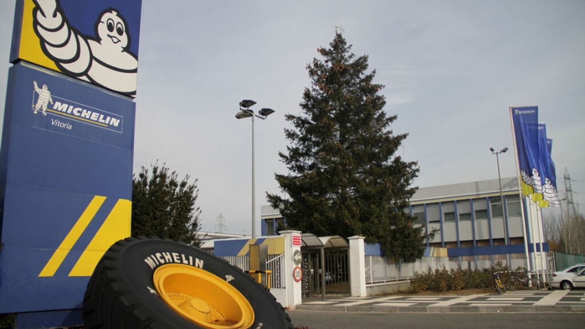 La planta de Michelin de Vitoria parará siete días sus talleres de neumáticos por la falta de chips La planta de Michelin de Vitoria parará siete días sus talleres de neumáticos por la falta de chips