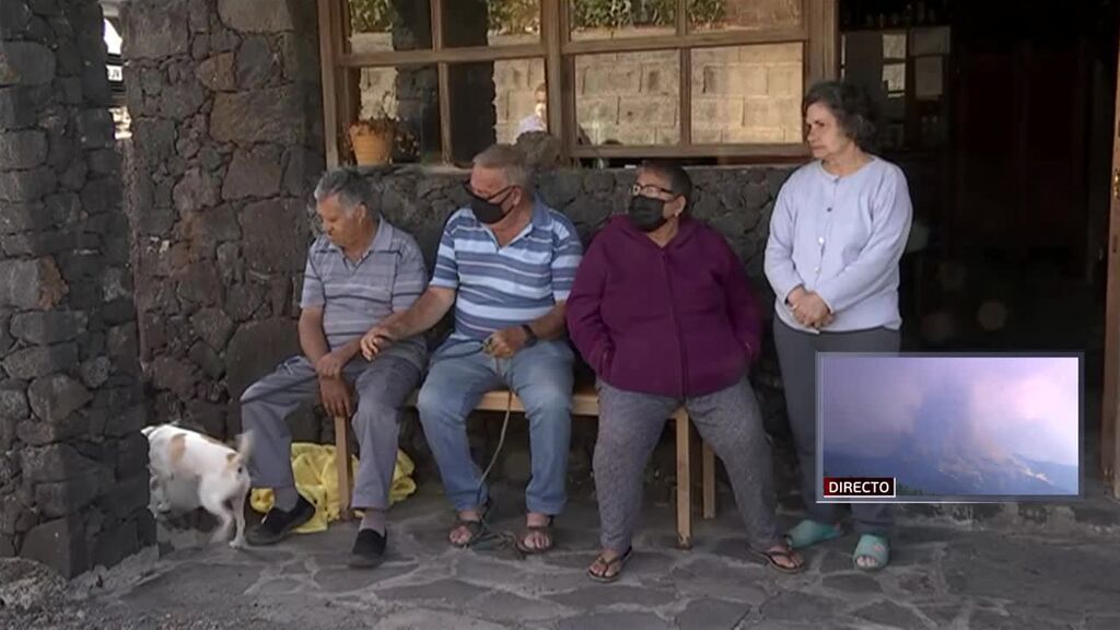 Una pareja de La Palma cobija en su casa a seis personas que lo han perdido todo