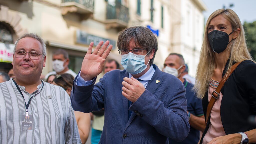 Puigdemont se pasea por Cerdeña