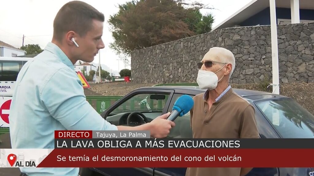 Juan, entre los más de 6.000 vecinos desalojados en La Palma por el volcán: "Estoy en casa de un amigo"